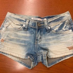 Chao Ran short shorts